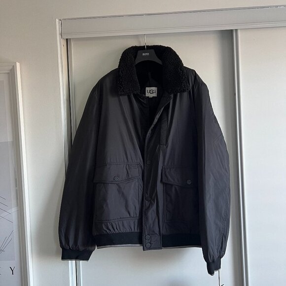 UGG | Men's Ethan Bomber Sherpa Jacket - Picture 6 of 15